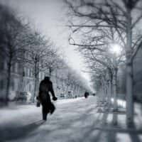 تصویر کاور آهنگ کمکم کن نذار اینجا بمونم از گوگوش + ریمیکس از ابی