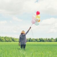 تصویر کاور آهنگ بدو بدو بگو عروس و دوماد دارن میان لیلا فروهر، شراره + ریمیکس ها