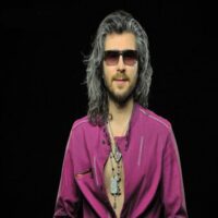 تصویر کاور دانلود آهنگ چشمان سیاه با صدای منصور