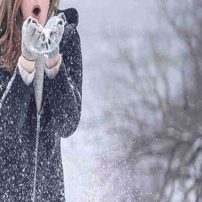 عکس کاور آهنگ داره برف میاد دونه دونه با صدای زن از اکس بند + ریمیکس