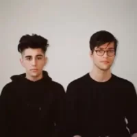 تصویر کاور دانلود آهنگ خارجی آی آی آی با صدای مرد ریمیکس