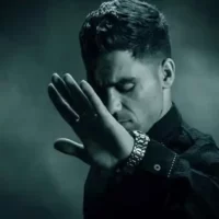 تصویر کاور اهنگ ایترسم یه شو بمیرم از حسین رستمی و سجاد رزمجو