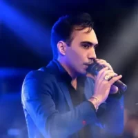 تصویر کاور آهنگ اگه صد بار دل عاشق منو خون بکنی هومن پناهی